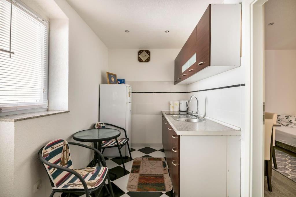 Studio Apartment Grgic Šibenik Exterior foto